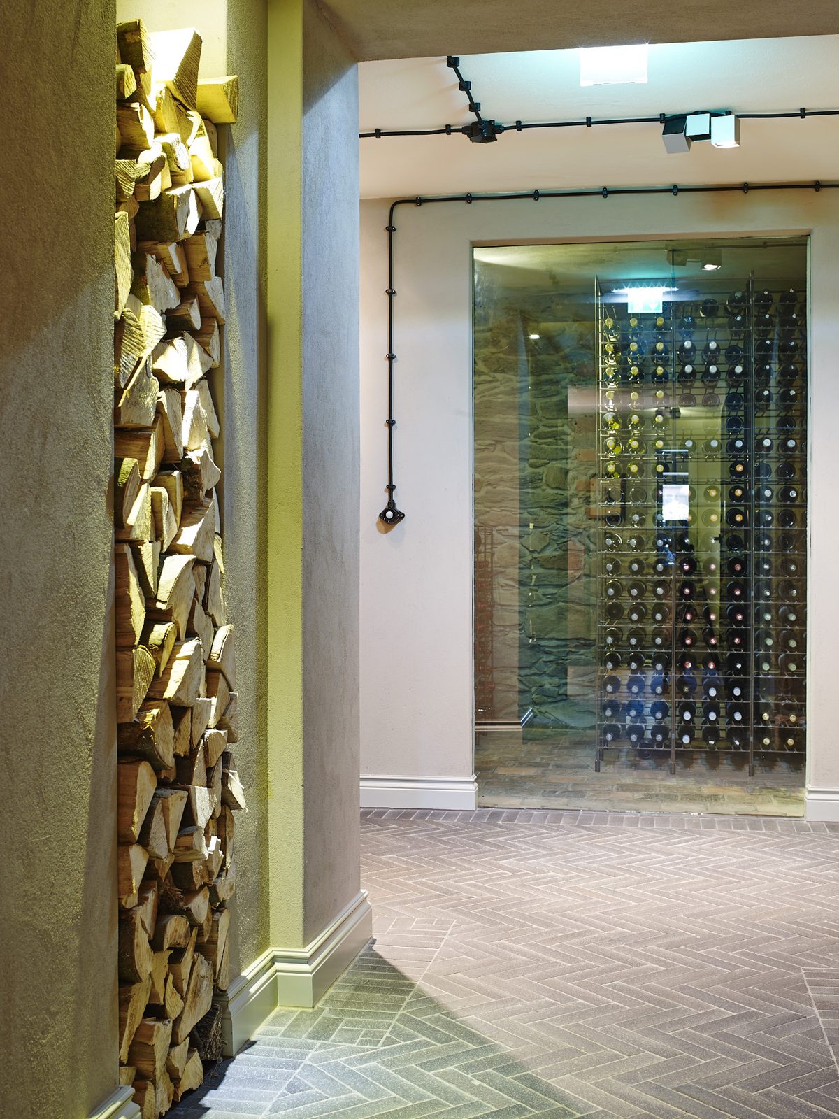 Der Weinkeller der Auberge de Temple